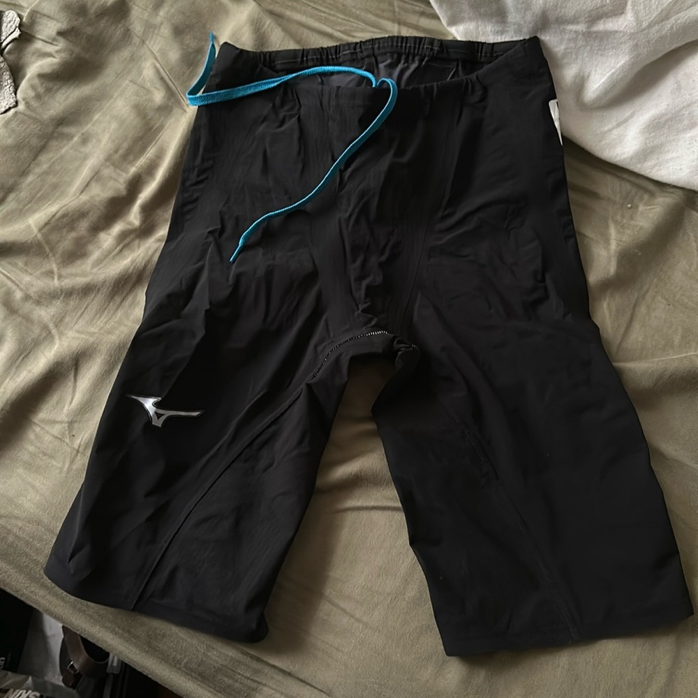 Mizuno GX sonic 5 size Large (26 in swimming terms)